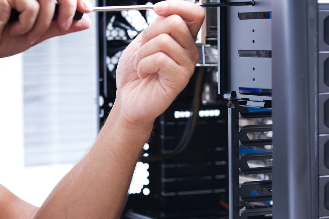 skrecanie-komputera Montaż komputera