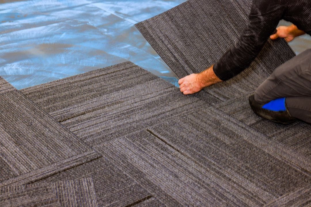ukladanie-wykladziny Instalacja podłogi